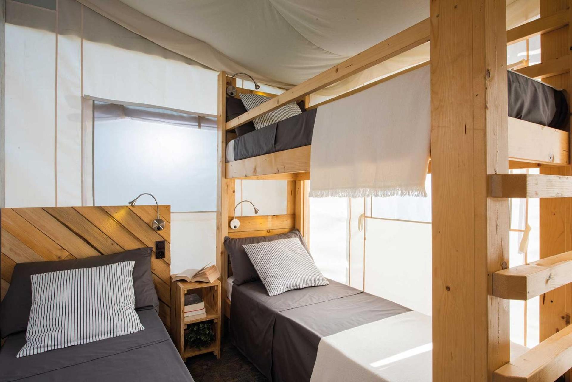 Tent,1743032259:JPEG